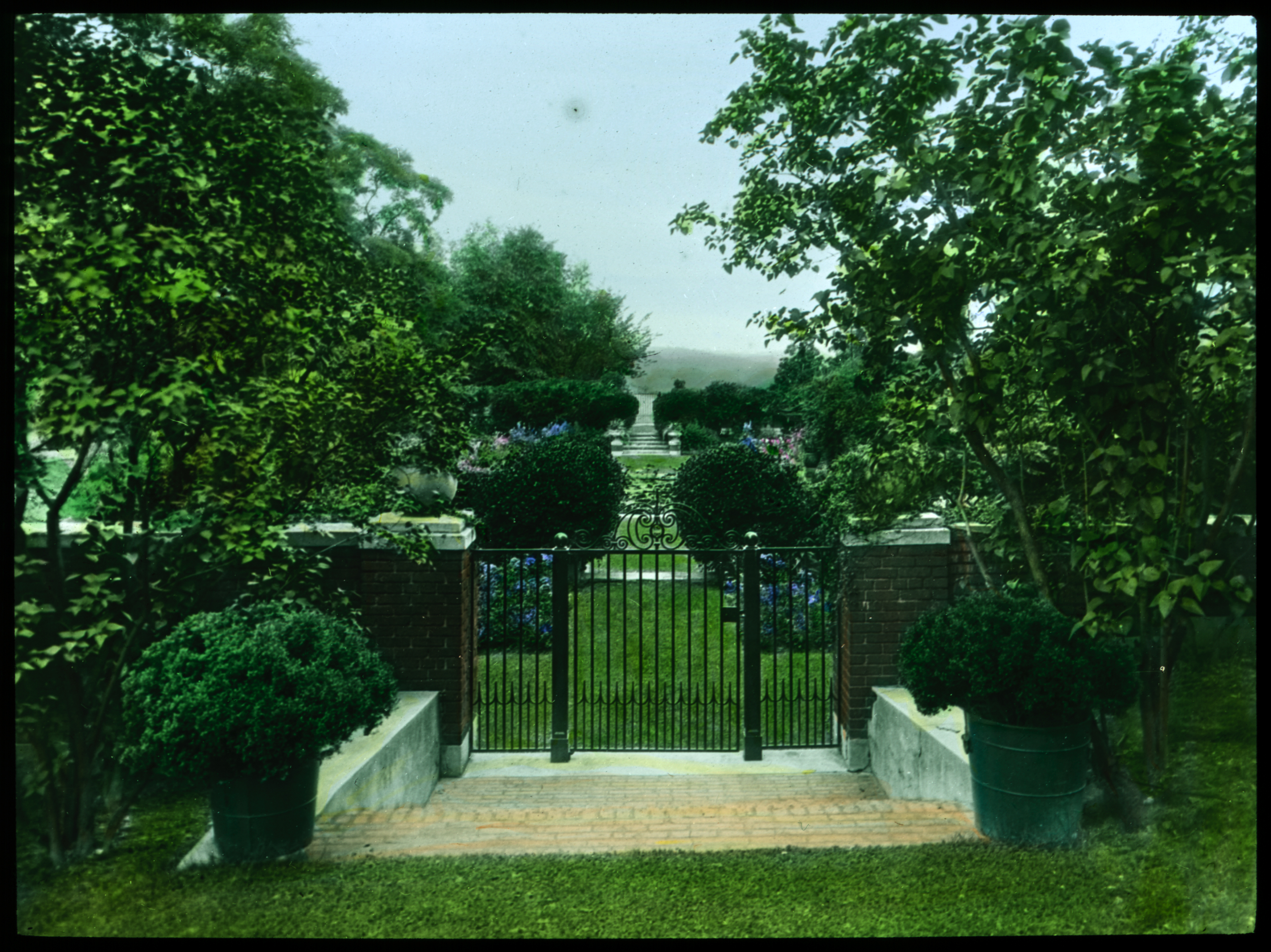 081 Mrs Robert Milligan, Sewickley