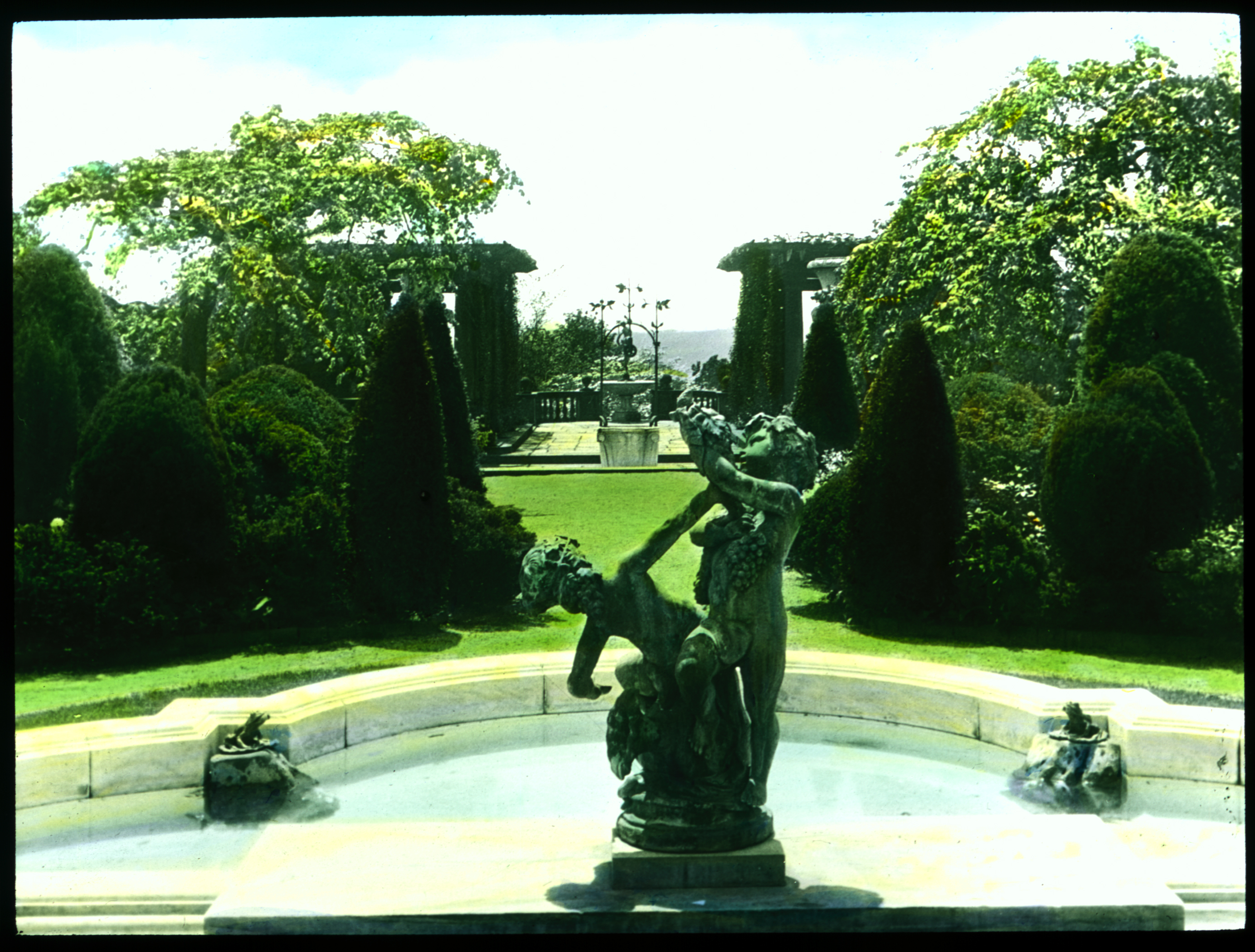 103 Mrs Henry R. Rea, Fountain, Sewickley