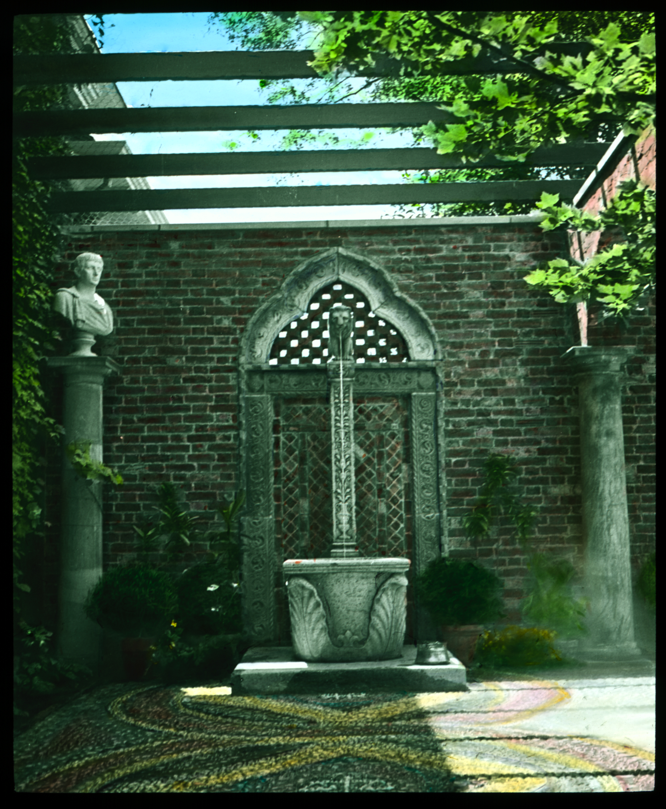 153 Mrs Roy Arthur Hunt, Patio