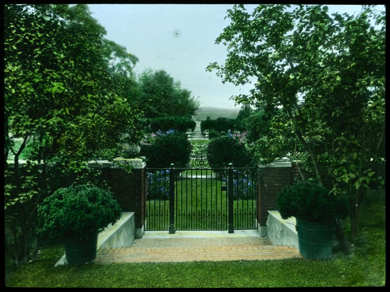 081 Mrs Robert Milligan, Sewickley