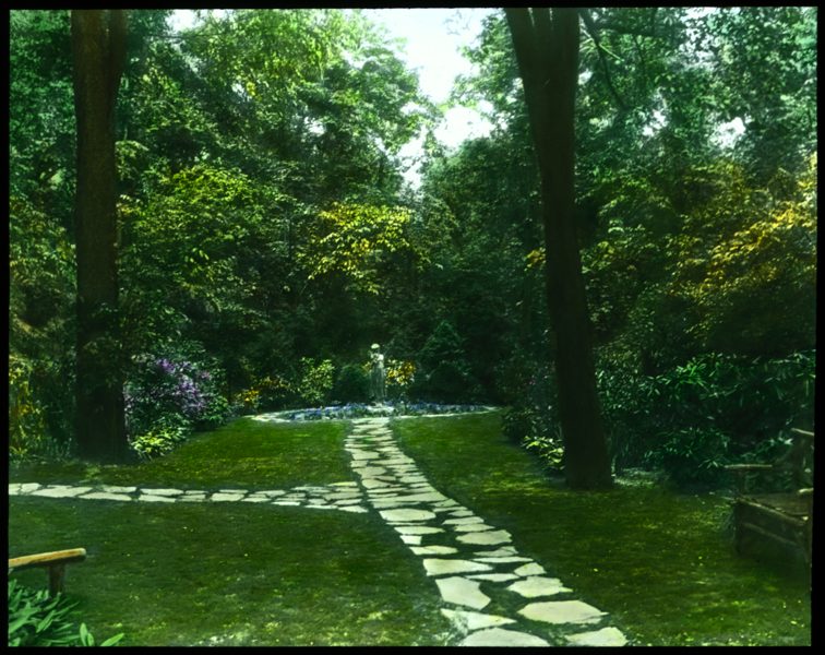 100 Mrs H. R. Rea, Memorial Garden